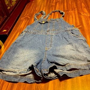 No boundaries shorts/tank blue Jean overalls.